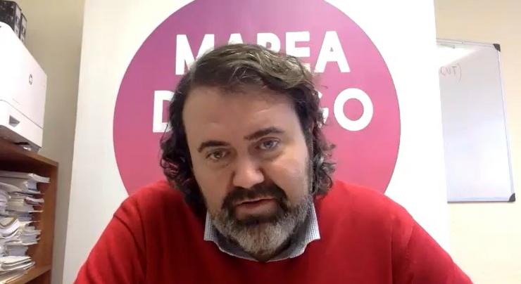 O portavoz da Marea de Vigo, Rubén Pérez, en rolda de prensa en liña. MAREA DE VIGO