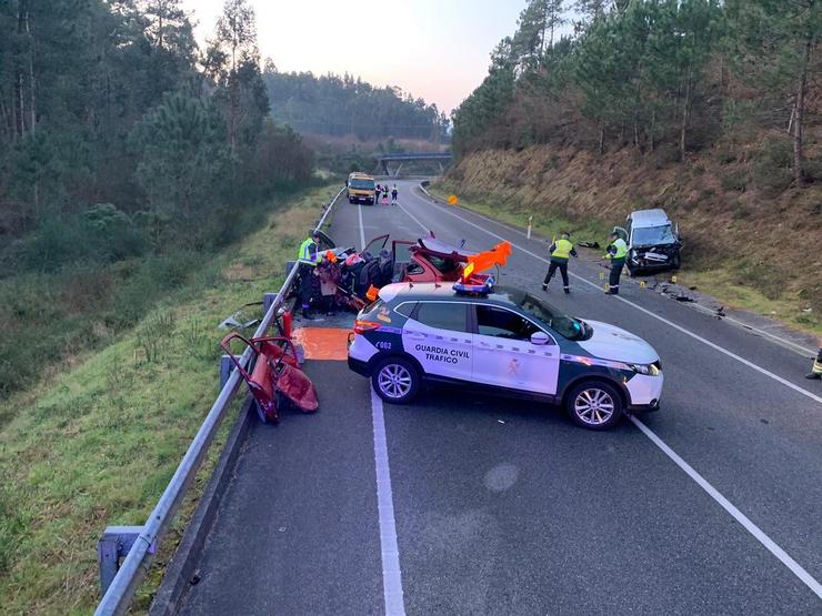 Accidente cunha muller falecida e tres homes feridos en Caldas de Reis (Pontevedra).. GARDA CIVIL - Arquivo 