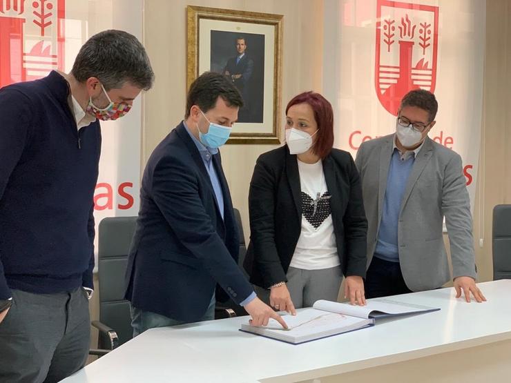 O secretario xeral do PSdeG, Gonzalo Caballero, na súa visita a Camariñas / PSdeG.