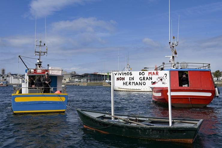 A confraría de pescadores da Coruña fai un paro da frota artesanal en sinal de protesta contra o regulamento de control da UE 