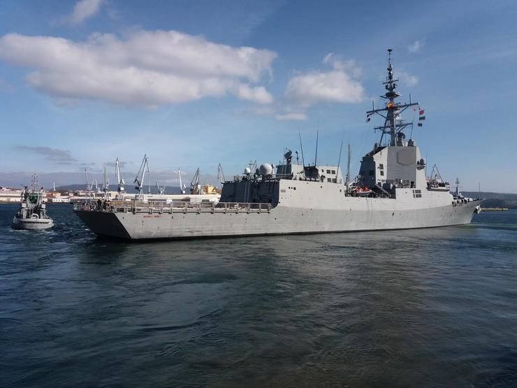 A fragata 'Méndez Núñez' parte do Arsenal Militar de Ferrol.. ARMADA 