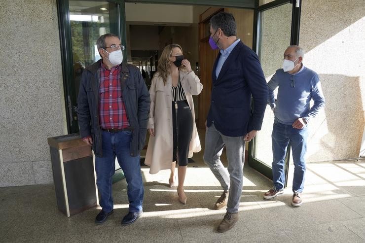 O sindicalista Anxo Cameselle, a ministra de Traballo e Economía Social, Yolanda Díaz, o secretario xeral de CC.OO. En Galicia, Ramón Sarmiento, e o sindicalista Xosé Gómez antes de participar nos Premios 10 de Marzo. ÁLVARO BALLESTEROS - EUROPA PRESS / Europa Press