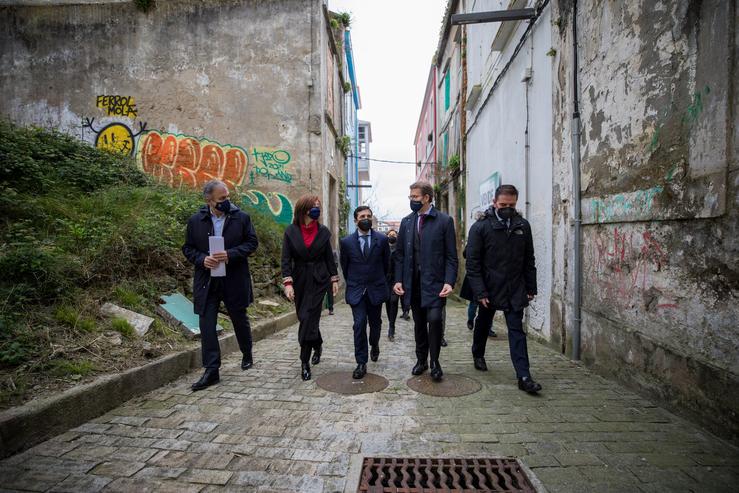 O presidente da Xunta, Alberto Núñez Feijóo, visita Ferrol en compañía da conselleira de Medio Ambiente, Territorio e Vivenda, Anxos Vázquez, e o alcalde, Anxo Mato.. XUNTA