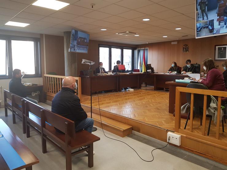 Primeira sesión do xuízo contra o exalcalde pedáneo de Bembrive (Vigo), Roberto Ballesteros, e un construtor / Europa Press