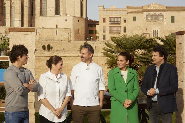 Arquivo - O equipo de xuíces de 'MasterChef' xunto a Maca de Castro e Santi Taura.. RTVE - Arquivo 