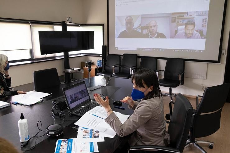 A conselleira de Emprego e Igualdade, María Jesús Lorenzana, presenta por videoconferencia á Mesa do Emprego Autónomo de Galicia o programa 'Autónomos dixitais'. XOÁN CRESPO