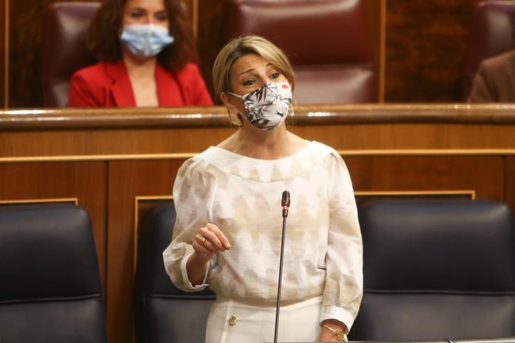 A vicepresidenta terceira e ministra de Traballo e Economía, Yolanda Díaz, intervén nunha sesión de control no Congreso dos Deputados, a 12 de maio de 2021 