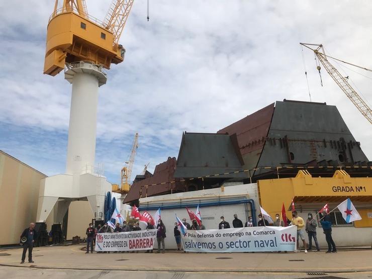 Responsables da CIG en Vigo realizan un acto simbólico de "ocupación" das instalacións de Barreras, para reclamar a intervención pública do estaleiro e implicación política para salvar o sector naval.. CIG-VIGO
