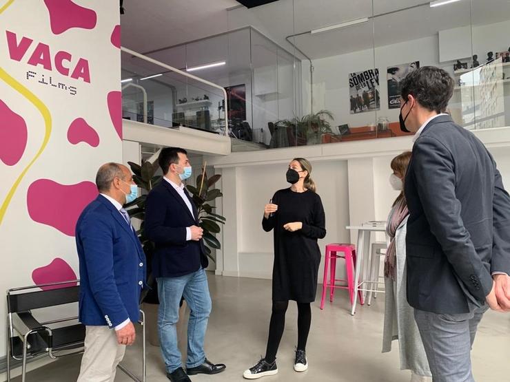 O secretario xeral do PSdeG, Gonzalo Caballero, visita a sede de Vaca Films. 