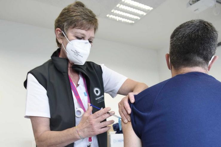 Vacinación no Hospital Álvaro Cunqueiro de Vigo 