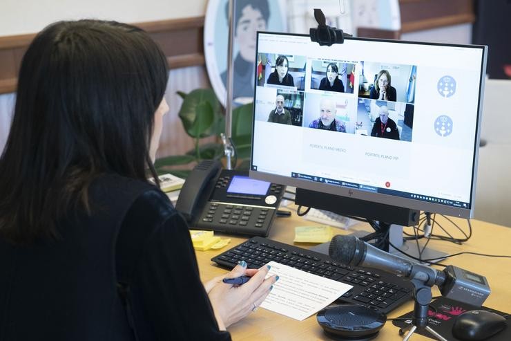 A conselleira de Emprego e Igualdade, María Jesús Lorenzana, clausura a webinario Uso de novas tecnoloxías en prevención de rochas laborais: drons organizada polo Instituto de Seguridade e Saúde Laboral de Galicia (Issga).. CONCHI PAZ