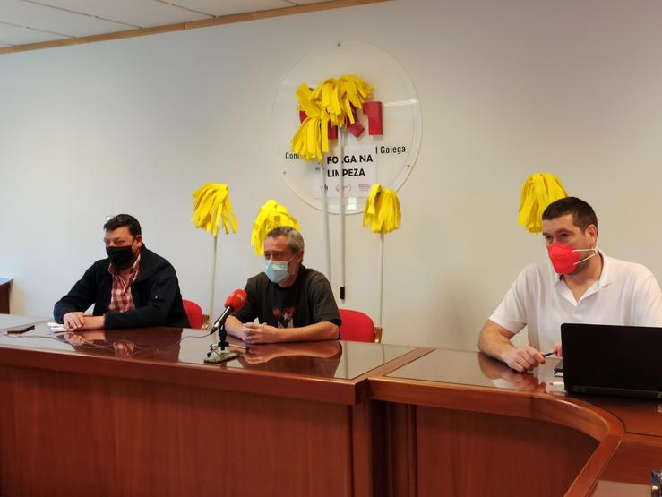 Juan Carreira (UGT), Paulo Rubido (CIG) e Ricardo Santos (CC.OO.) 