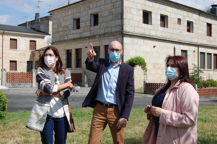 Visita de Jacobo Rei á residencia de tempo libre do Carballiño. XUNTA 
