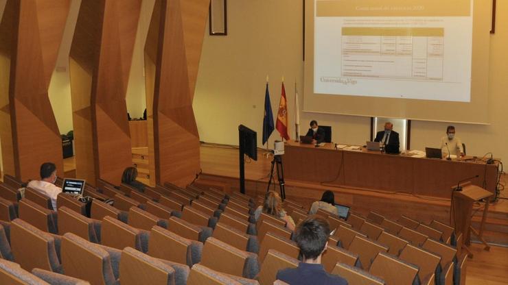 Celebración da sesión do consello de goberno. UNIVERSIDADE DE VIGO