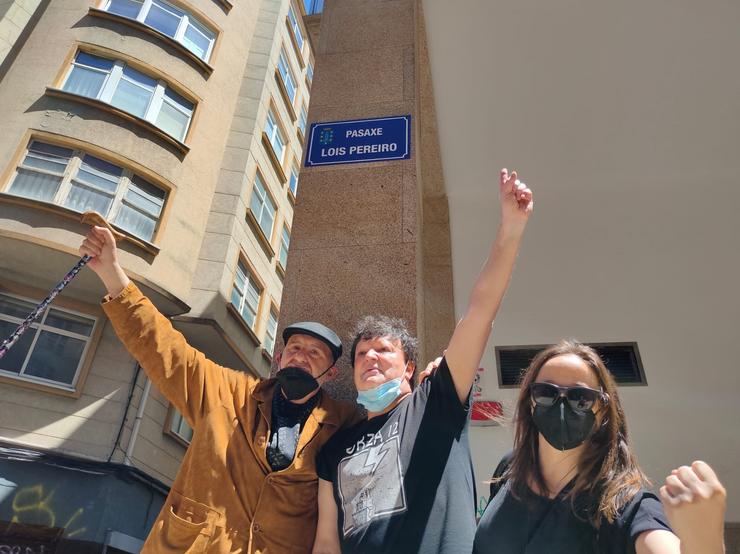 Placa simbólica en memoria do poeta Lois Pereiro, na Coruña.. CEDIDA POR XOSÉ MANUEL PEREIRO 