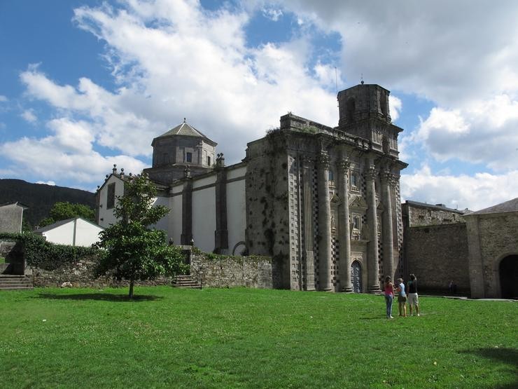 Mosteiro de Santa María de Monfero