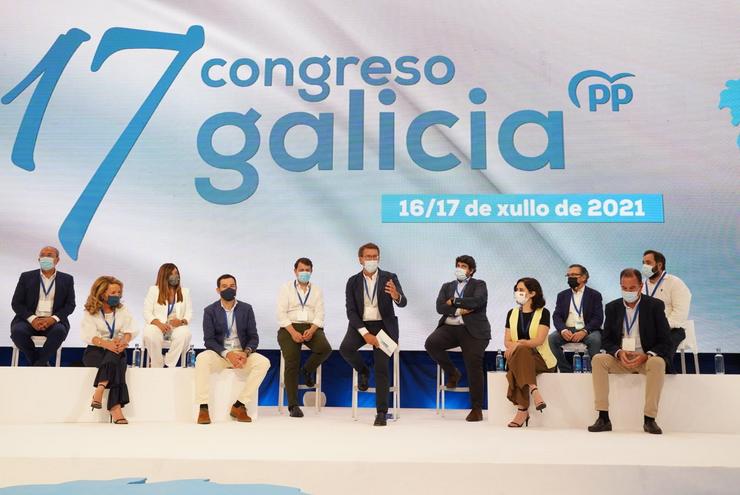 O líder do PP galego, Alberto Núñez Feijóo, xunto aos baróns do partido. PPDEG 