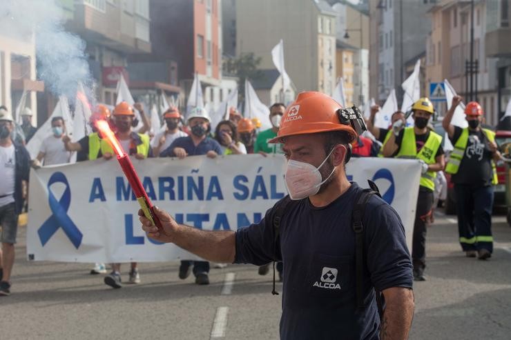 Traballadores de Alcoa maniféstanse para defender o futuro da fábrica de aluminio en San Cibrao, a 19 de xullo de 2021, en San Cibrao, Cervo Lugo, Galicia (España).. César Arxina - Europa Press / Europa Press