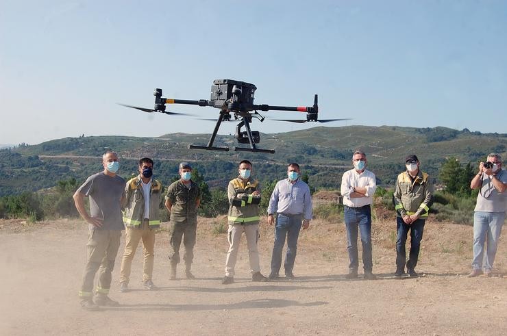 Manobra de demostración do uso de drones para detectar incendiarios 
