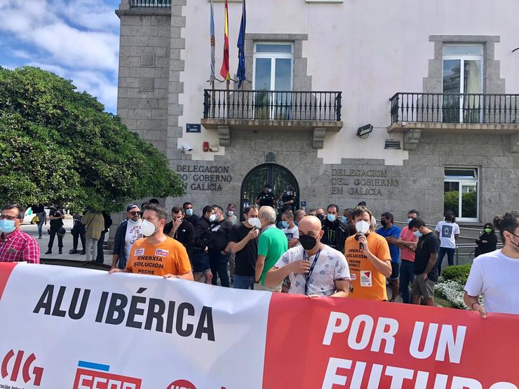 Concentración de traballadores de Alu Ibérica na Coruña / Comité de empresa.