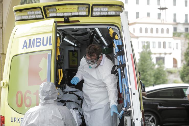 Ambulancia no Hospital Quirón, na Coruña /  M. Dylan - Europa Press - Arquivo