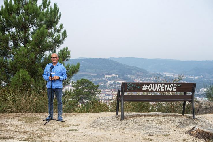 Arquivo - O presidente do PP ourensán, Manuel Baltar, presenta o seu programa co que se presenta á reeleción á fronte do partido nun Congreso provincial ao que acode como único candidato á Presidencia. ALBERTE PAZ GARZA - Arquivo