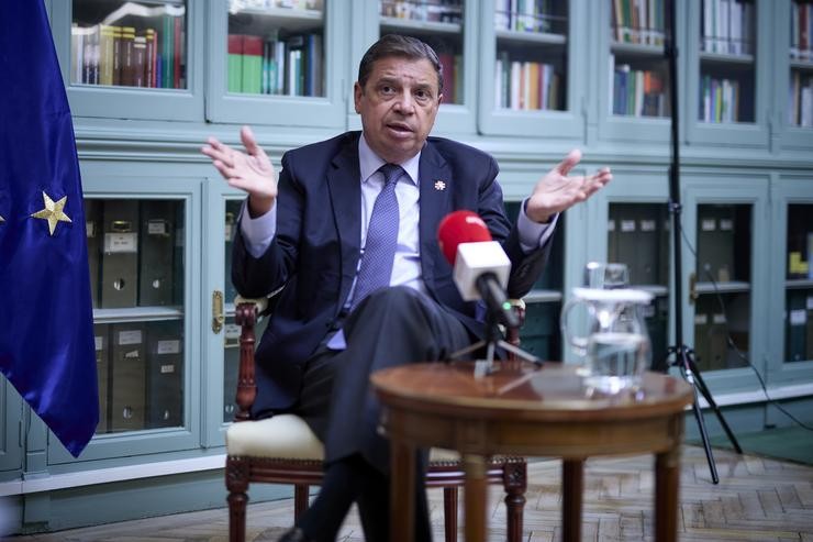O ministro de Agricultura, Pesca e Alimentación, Luís Planas, durante unha entrevista para Europa Press, na sede do ministerio, a 26 de agosto de 2021, en Madrid (España).. Jesús Hellín - Europa Press 