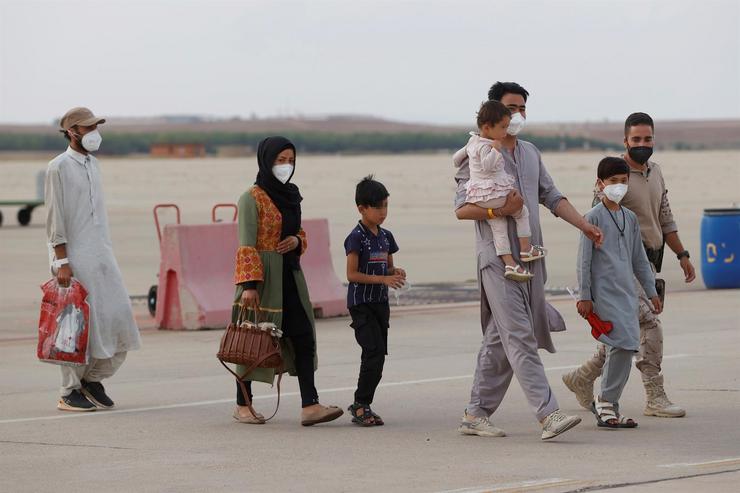 Chegada de refuxados Afgáns a España logo de saír en avións da UE de Afganistán 