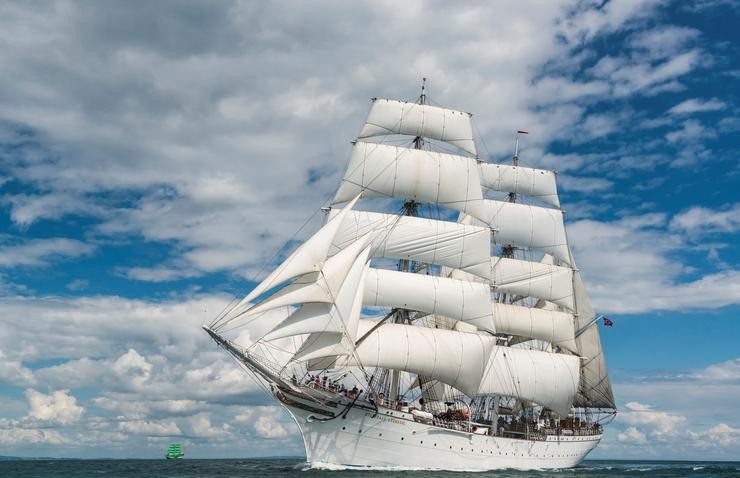 Veleiro noruegués. AUTORIDADE PORTUARIA DA CORUÑA 