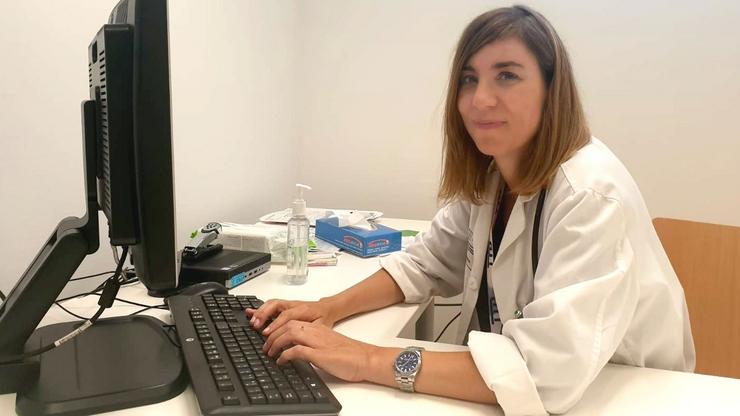 A oncóloga do Hospital Universitario de Ourense Ana Fernández Montes. SERGAS 