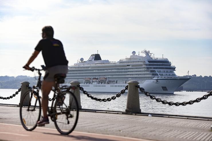 O cruceiro ?Viking Sky? arriba ao peirao de Transatlánticos do porto da Coruña. M. Dylan - Europa Press / Europa Press