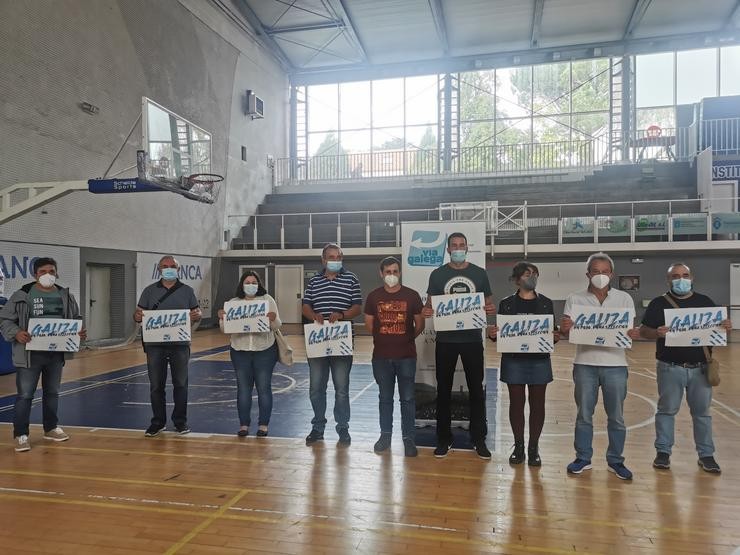 A plataforma Vía Galega e representantes do deporte galego presentanla campaña 