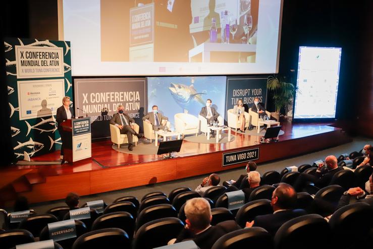 A conselleira do Mar, Rosa Quintana, intervén en clausúraa da X Conferencia Mundial do Atún, en Vigo.. MVR 