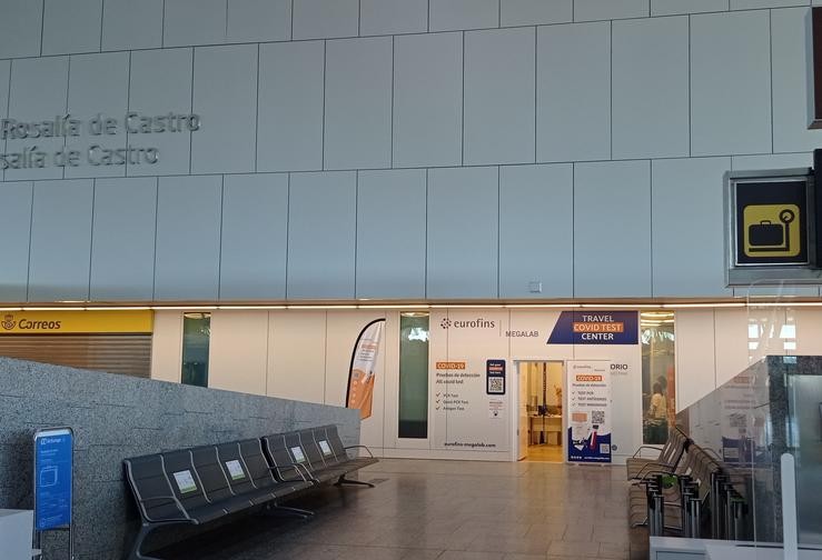 Punto de diagnóstico covid-19 no aeroporto de Santiago-Rosalía de Castro. AENA 