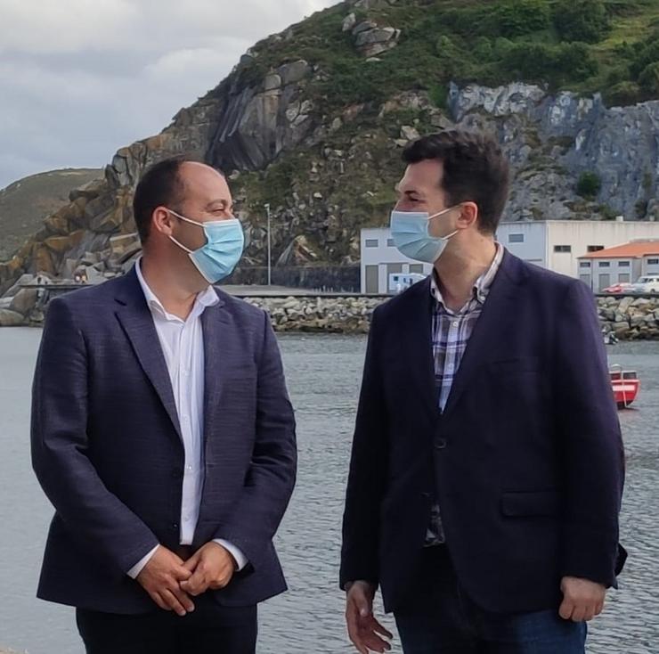 O exalcalde de Malpica (A Coruña), Walter Pardo, e o secretario xeral do PSdeG, Gonzalo Caballero.. PSDEG / Europa Press