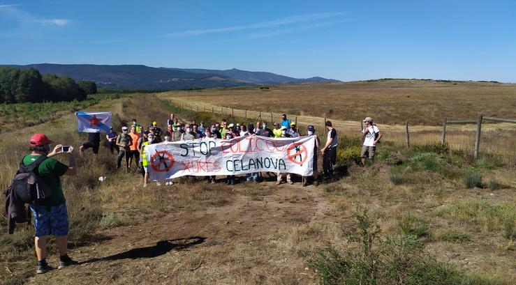 Marcha contra a instalación dun parque eólico con aeros de 180 metros na Monte da Casa da Neve / Stop Eólicos Xurés - Celanova 