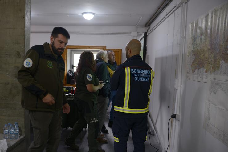 Mando instalado para coordinar o dispositivo de procura da avioneta, a 20 de outubro de 2022, na Gudiña, Ourense, Galicia (España). Continúa a procura dunha avioneta contraincendios desaparecida que partira da base de Doade, en Lugo, co. Rosa Veiga - Europa Press / Europa Press