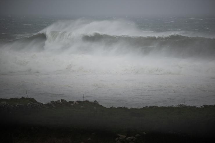 Forte ondada na zona de Santa Maria de Oia ata Cabo Silleiro polo paso dunha borrasca 