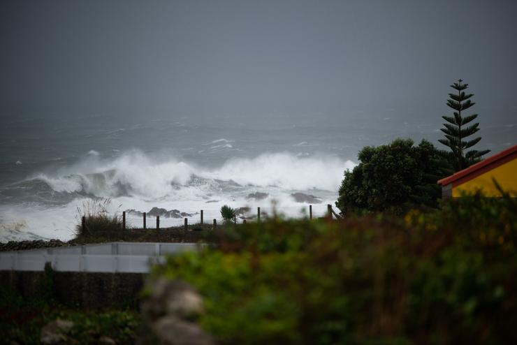 Forte ondada na zona de Santa María de Oia ata Cabo Silleiro, a 20 de outubro de 2022, en Pontevedra 