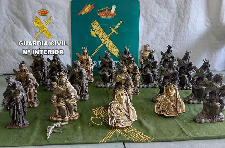 Imaxes roubadas de varios cemiterios de Arteixo / GARDA CIVIL - Europa Press