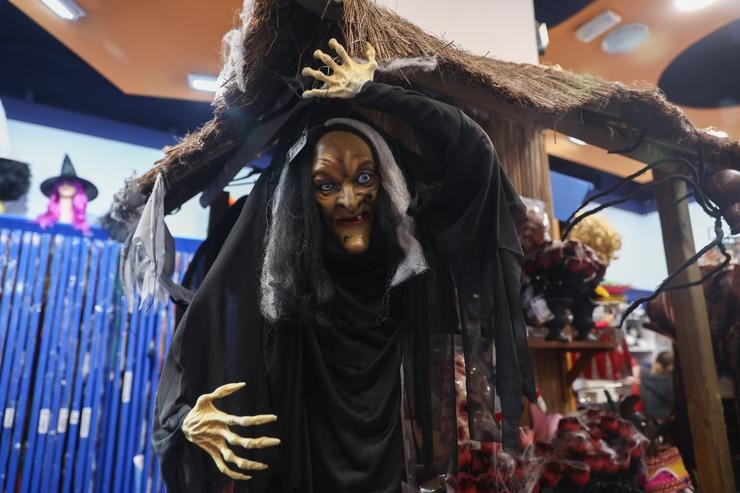 Un disfrace de Halloween con forma de bruxa / Eduardo Parra - Arquivo