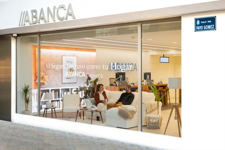 Recreación de estancias dunha vivenda na publicidade do novo seguro de fogar de Abanca. ABANCA / Europa Press