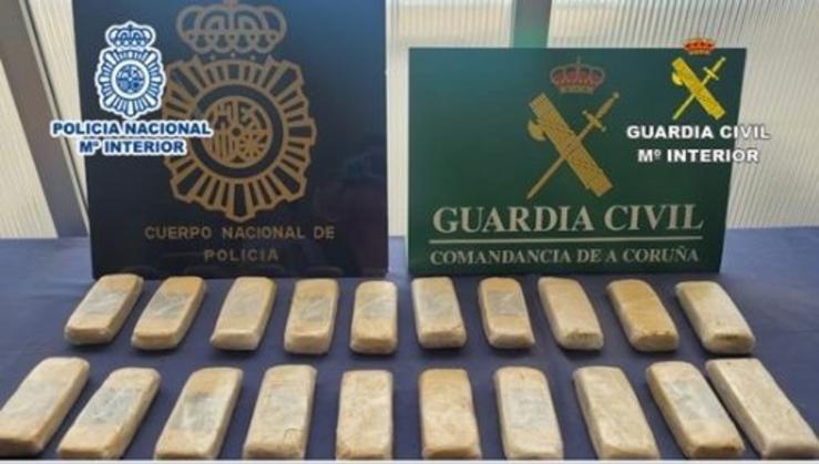 Droga incautada a unha  organización criminal internacional dedicada ao tráfico de heroína en vehículos caleteados entre Galicia e Madrid.. MINISTERIO DO INTERIOR