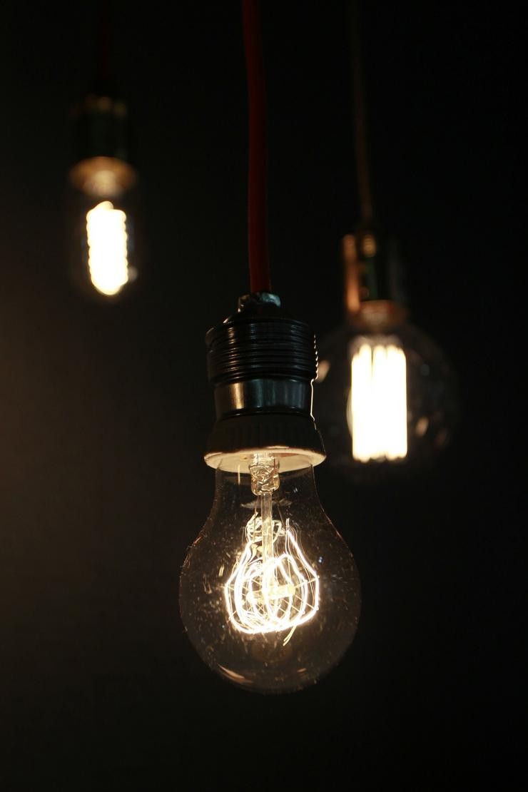 Arquivo - Lámpada, lámpadas, luz, electricidade, enerxía. EUROPA PRESS - Arquivo