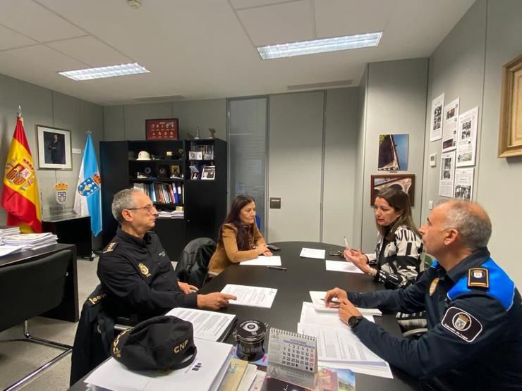 A alcaldesa de Lugo, Lara Méndez, e a subdelegada do Goberno, Isabel Rodríguez, na xunta de seguridade local / CONCELLO DE LUGO.