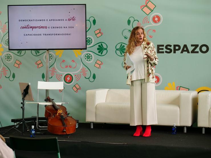 A presidenta da Deputación de Pontevedra, Carmela Silva, presenta o programa cultural da institución para o 2023 na feira Culturgal / Deputación de Pontevedra