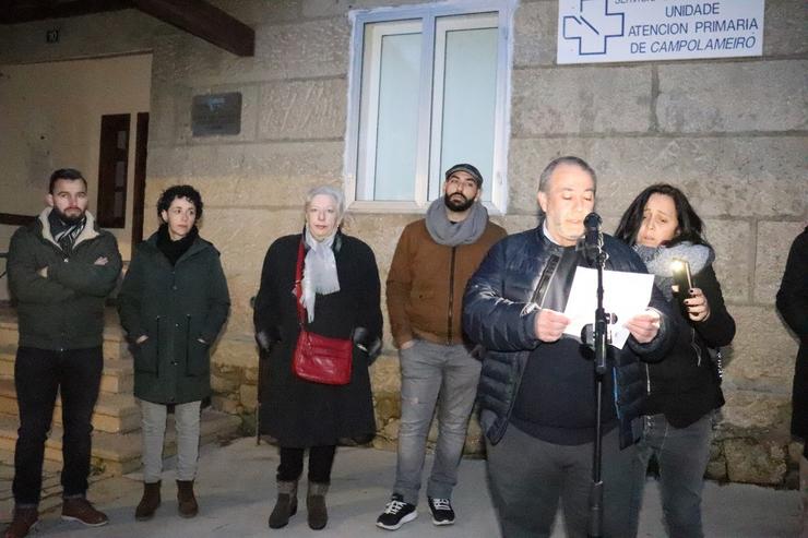 Concentración ante o centro de saúde de Campo Lameiro (Pontevedra). / Europa Press