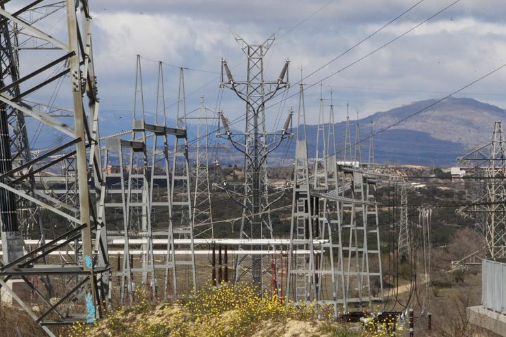 Torres de alta tensión. EUROPA PRESS - Arquivo / Europa Press