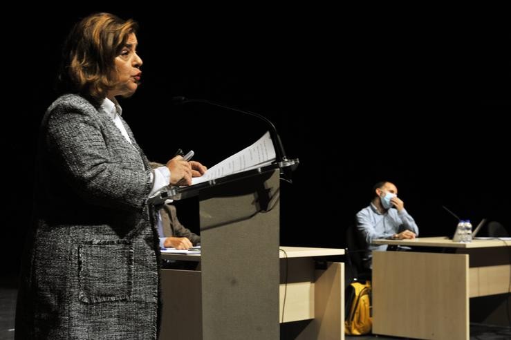 Arquivo - A portavoz do grupo municipal popular, Flora Moure, intervén no acto no que se debate a moción de confianza do alcalde de Ourense, Gonzalo Pérez Jácome (d), a 14 de xuño de 2021, en Ourense, Galicia (España). O pleno do Concello d. Rosa Veiga - Europa Press - Arquivo / Europa Press