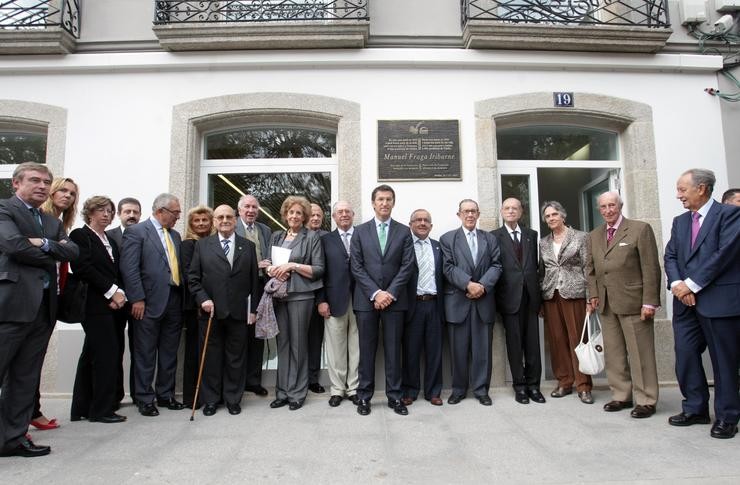 Arquivo - Feijóo, nunha visita a cásaa museo de Manuel Fraga realizada en 2011, acompañado de membros do padroado da Fundación.. CONCHI PAZ/XUNTA - Arquivo / Europa Press